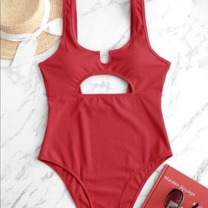 Ribbed cutout one-piece